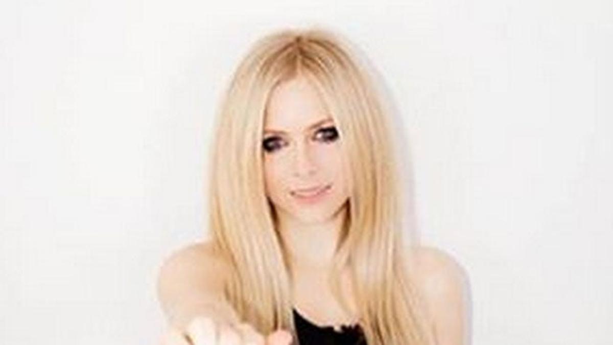 Avril Lavigne lanza una campaña para luchar contra la enfermedad de Lyme