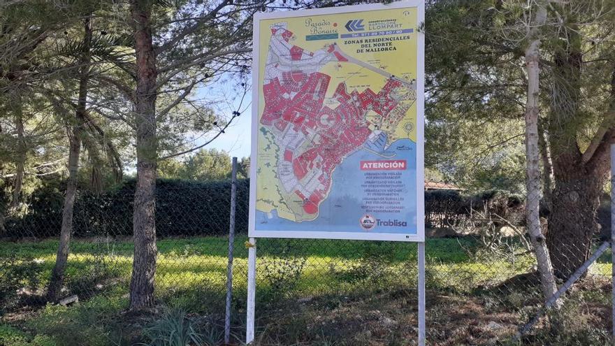 Cartel con el mapa de la urbanizaciÃ³n ubicado en una de las manzanas de Bonaire.