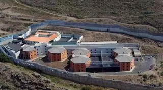 CSIF denuncia la "situación insostenible" que viven los trabajadores de seguridad del CIEM Valle Tabares
