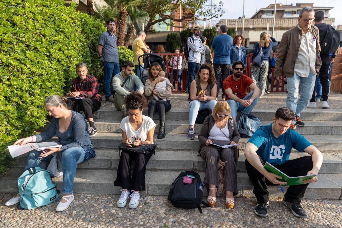 Oposiciones multitudinarias en Barcelona para optar a plazas fijas de Correos