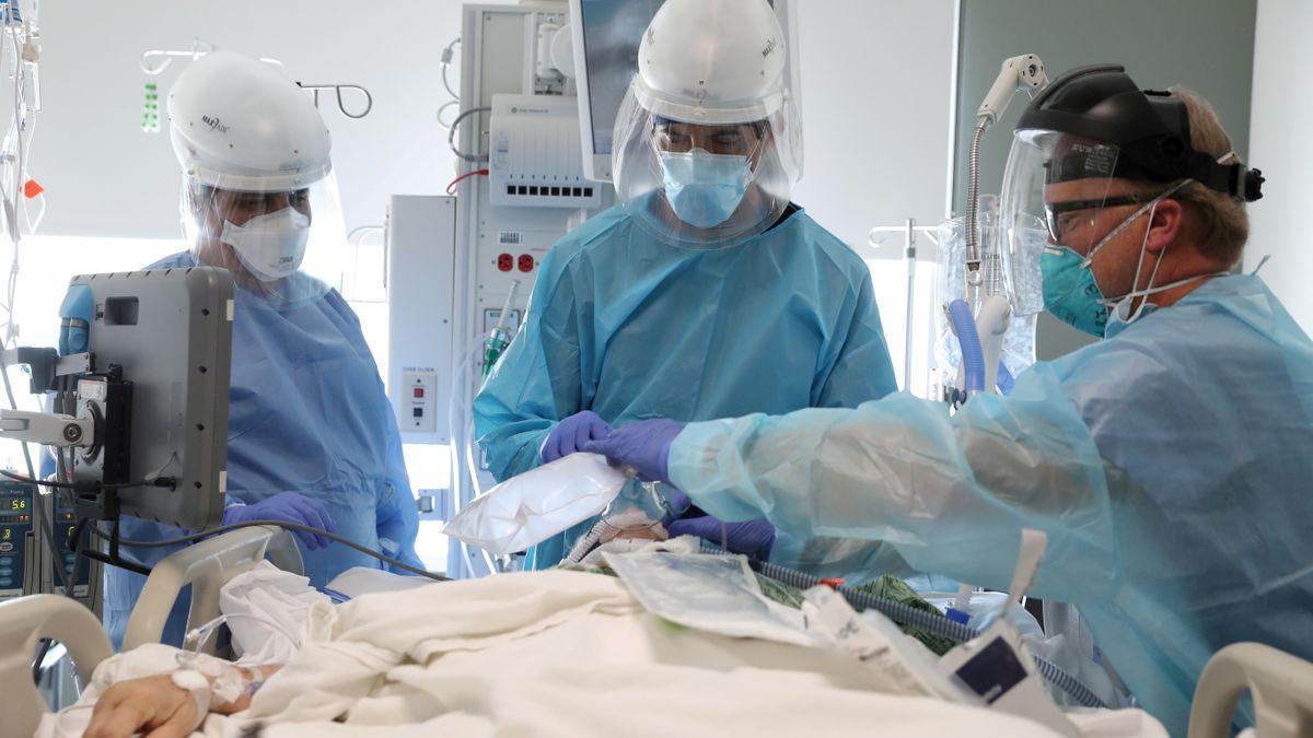 367 personas están hospitalizadas en Canarias con coronavirus
