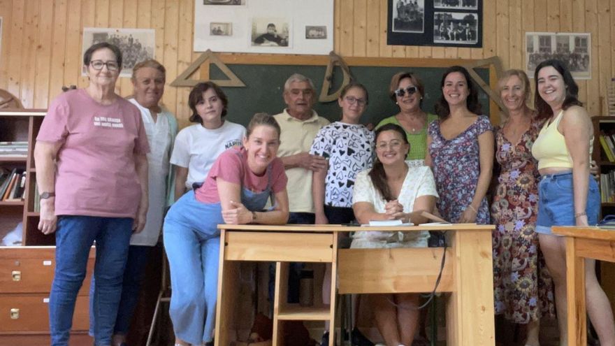 Diferentes momentos durante el desarrollo del taller «Palabras y tiento» en las escuelas de San Cebrián de Castro.