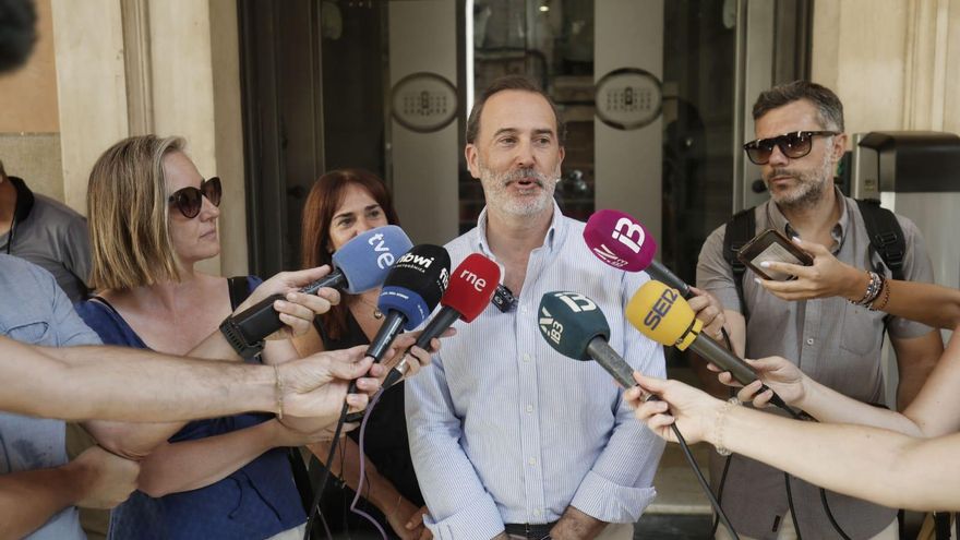 FOTOS | Gabriel Le Senne, en sus primeras declaraciones como presidente de Vox Baleares.
