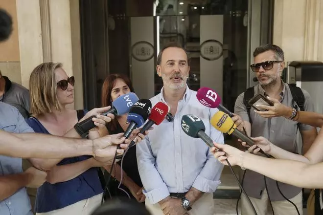 FOTOS | Gabriel Le Senne, en sus primeras declaraciones como presidente de Vox Baleares.