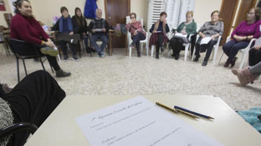 Primera reunión de la escuela de saberes, en Aras de los Olmos, el  punto de partida para rescatar dichos y sabidurías populares que se han perdido con el paso del tiempo y el éxodo rural.