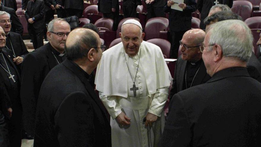 El papa Francisco y los obispos españoles, ayer, en Roma.    | // E.P.