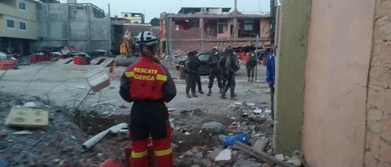 Hay que llegar lo antes posible, pues hasta el 5º día puede haber vida debajo de los escombros.