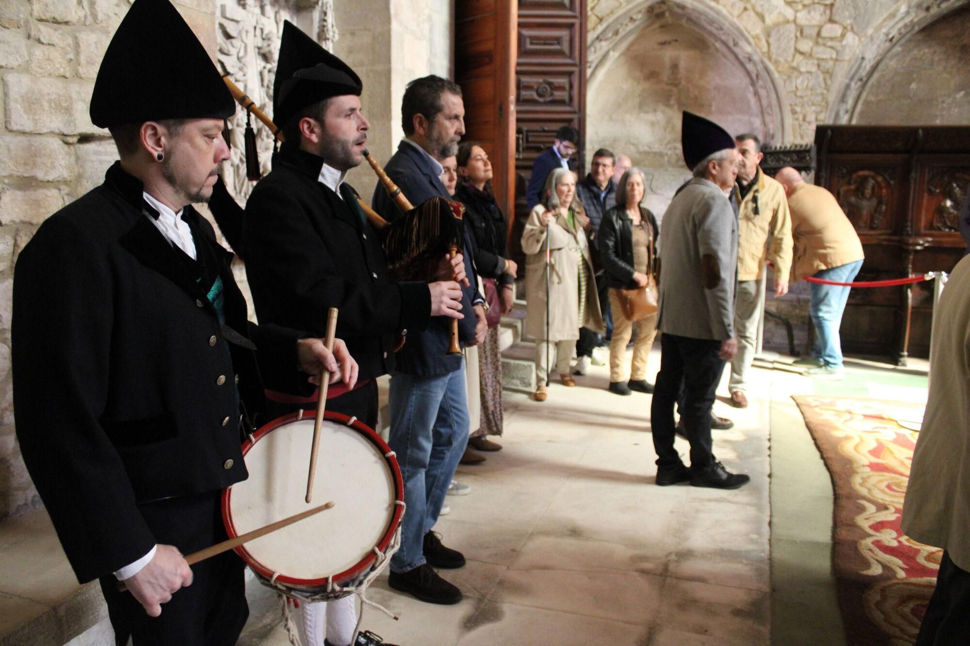 Varias asociaciones recrean el Oviedo el día que la Junta General asumió su soberanía y declaró la guerra a Napoleón