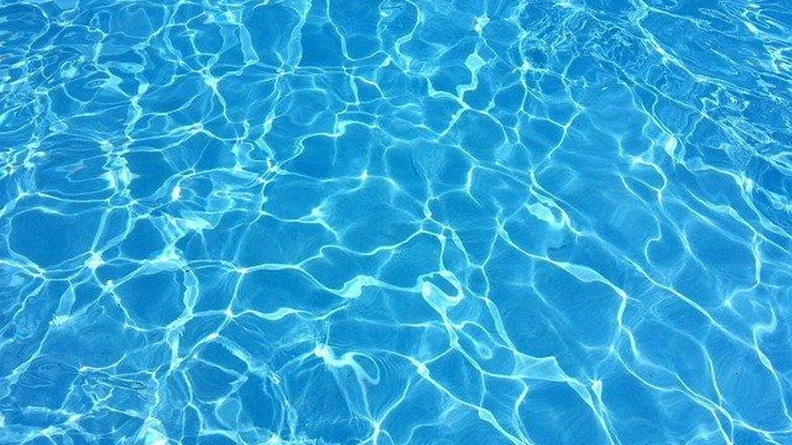 Rescatan a un niño de 3 años que casi se ahoga en una piscina de Torre Pacheco