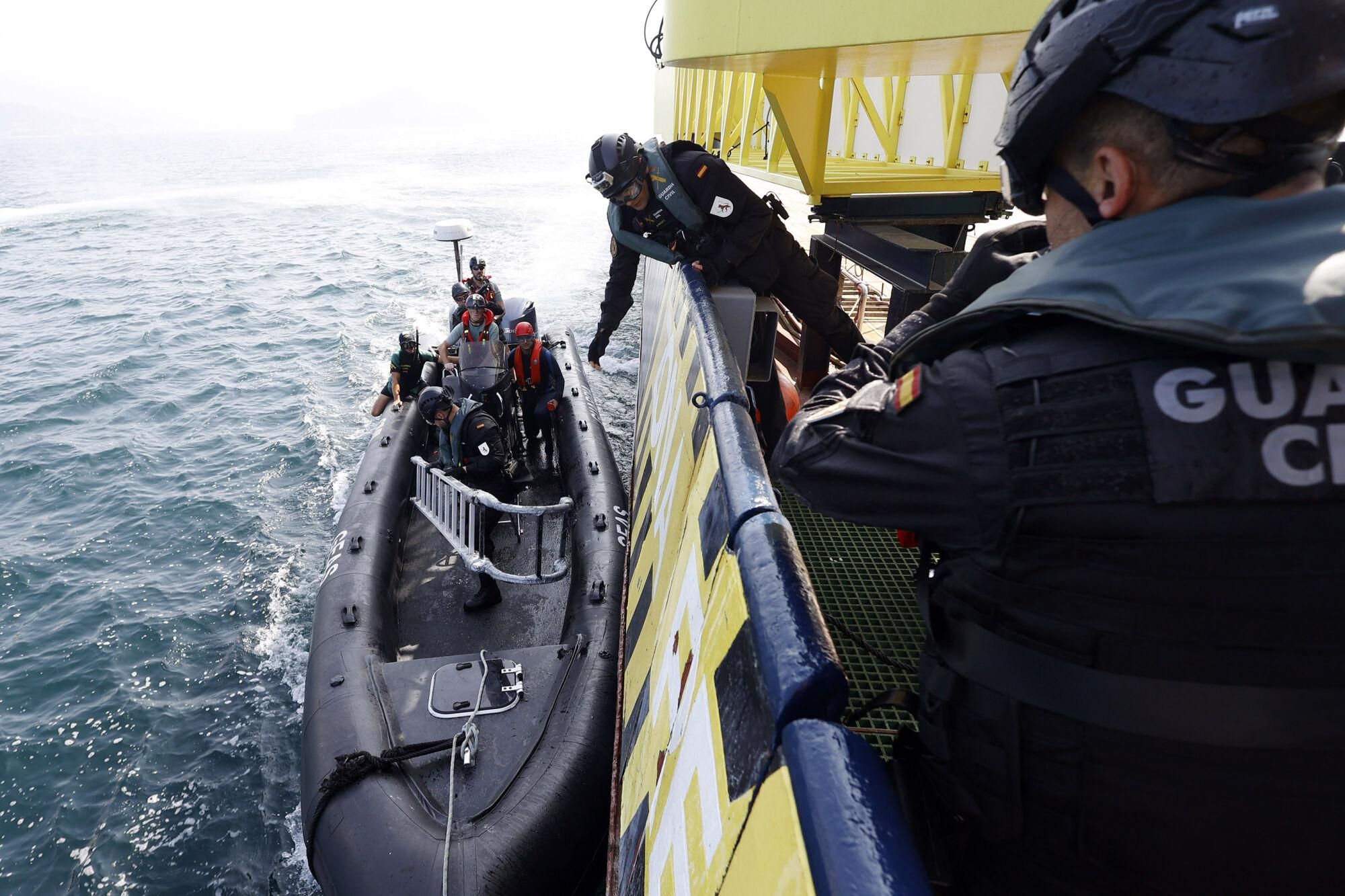 Ensayo de asalto en plena ría de Pontevedra