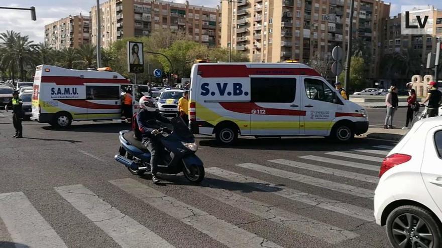 Un herido en un accidente de tráfico en el Bulevar Sur - Levante-EMV
