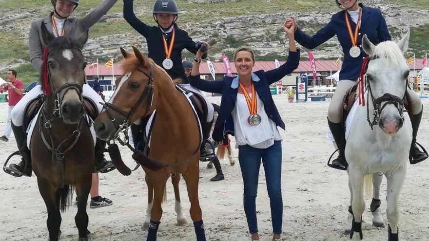 Lluvia de metales en el Nacional de ponis