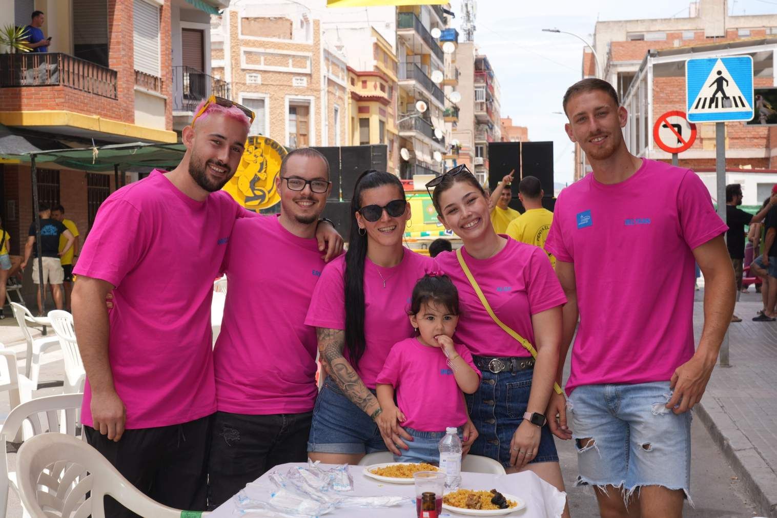 El Grau da inicio a las fiestas de Sant Pere con pólvora, bous y música