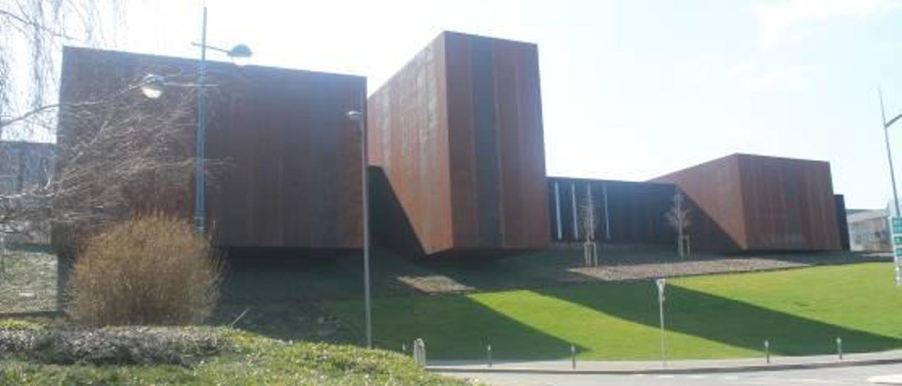 Cajas rojas y negras,  RCR arquitectes