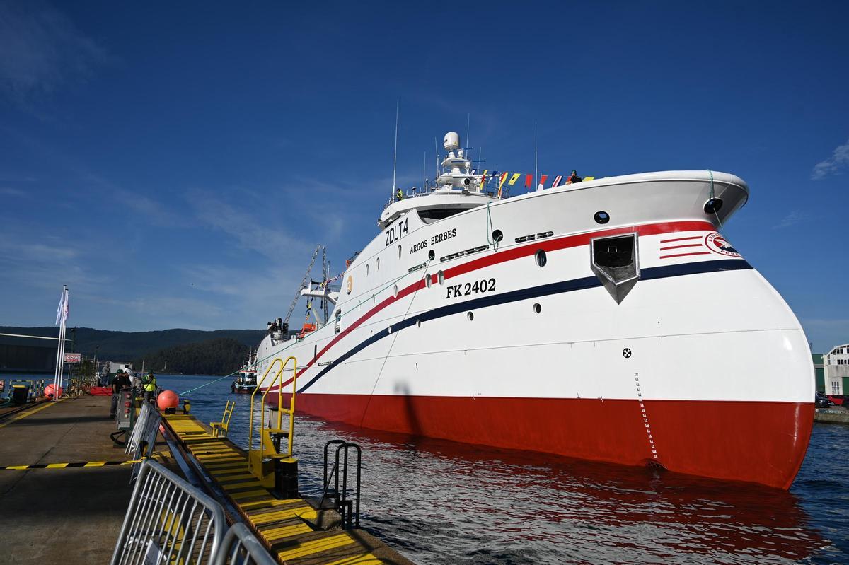 El Argos Berbés, ya en el agua tras la botadura en Nodosa Shipyard