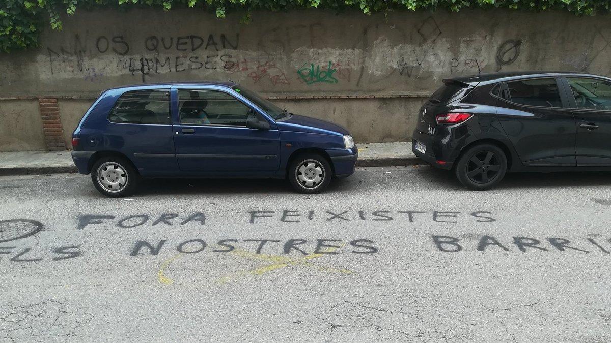 Pintada frente a la sede del PSC de Ripollet.