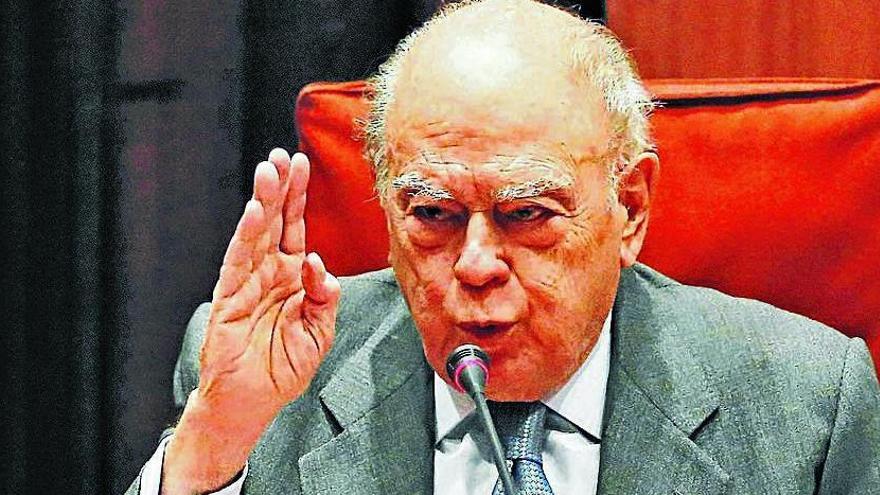 Pujol, el 2015, en una compareixença al Parlament.