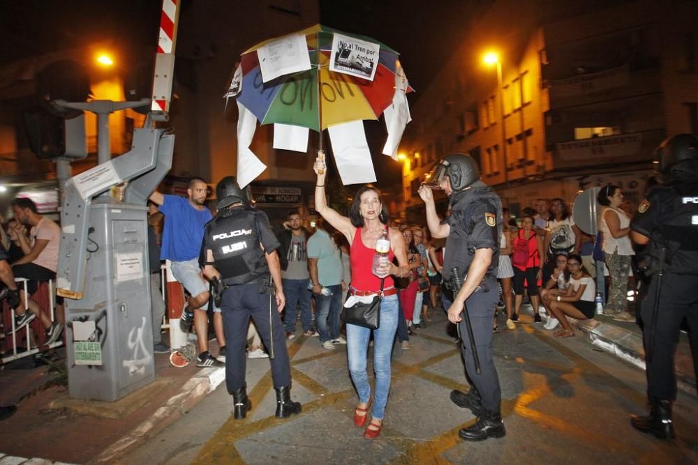 Numerosos heridos durante la protesta en las vías tras la intervención policial