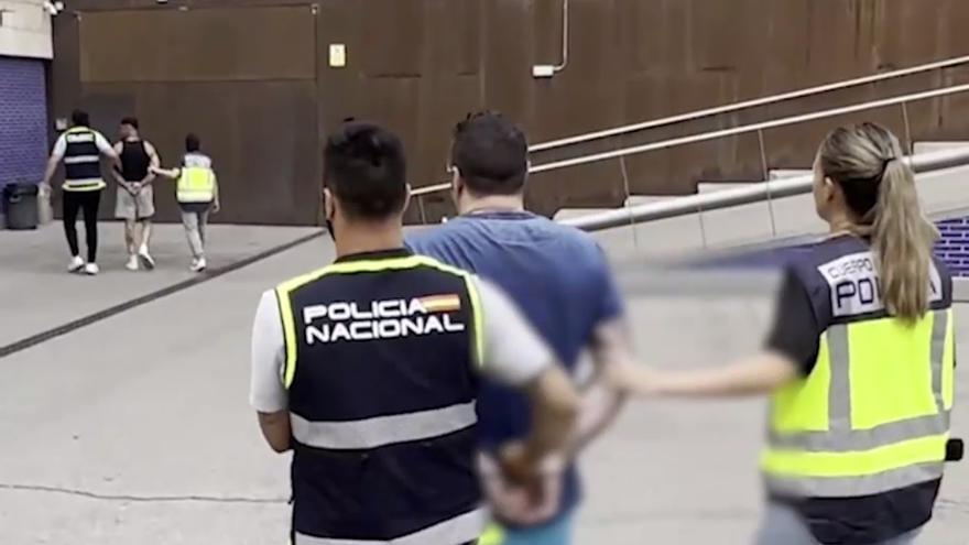 Trece Boixos Nois detenidos, uno de ellos en Elche, por el ataque violento a un bar en Pamplona