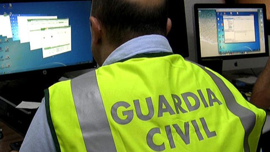 La Guardia Civil ha requisado el material del detenido // GC