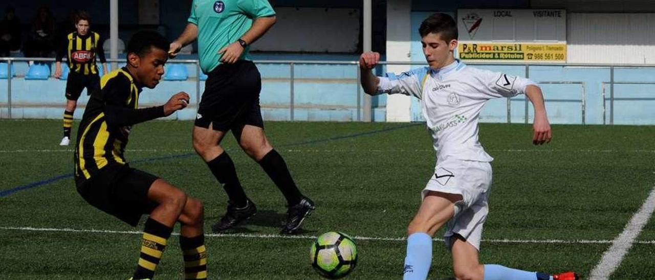 El ED Arousa está cuajando una excepcional temporada en la Liga Gallega de categoría cadete. // I. Abella