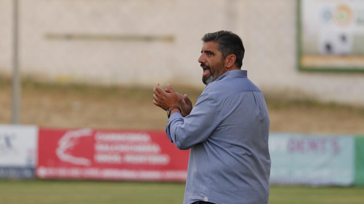 Juan García, el pasado verano en pretemporada en la victoria por 0-3 ante el Cacereño. Este domingo ya no podrá estar ante los verdes.