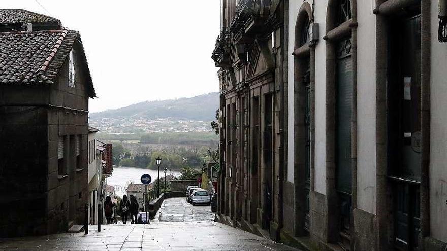 Una de las calles del Conjunto Histórico-Artístico de Tui. // FdV