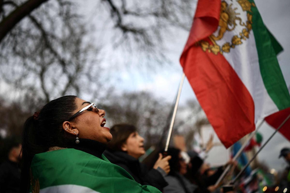 Manifestación en Londres contra la represión de Irán durante las protestas
