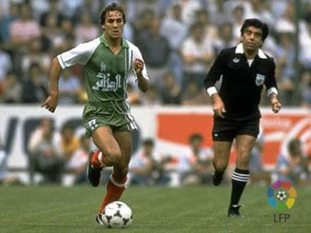Rabah Madjer, durante un partido del Mundial de España 82'
