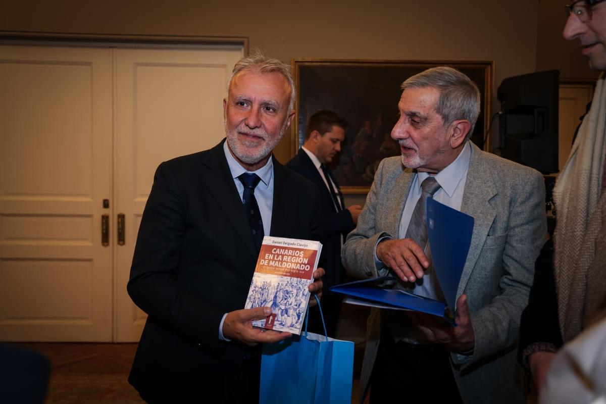 Visita de Ángel Víctor Torres a Montevideo