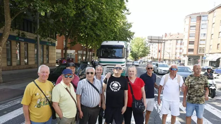 VÍDEO: La Calzada festeja "olvidarse" de mercancías peligrosas por Príncipe de Asturias: "Por fin recibimos una buena noticia"