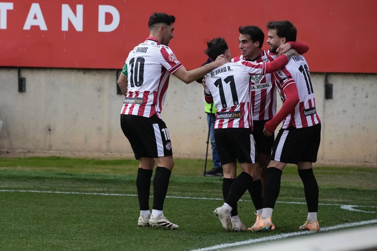 Imágenes del partido entre el Zamora CF y el Arenas de Getxo.