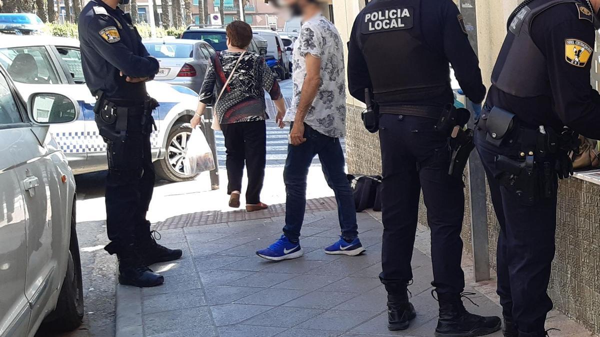 El detenido por la Policía Local de Elche.