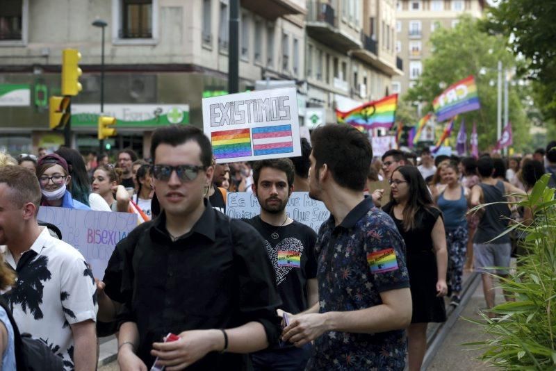 "Orgulloxos y libres". Manifestación del Orgullo en Zaragoza