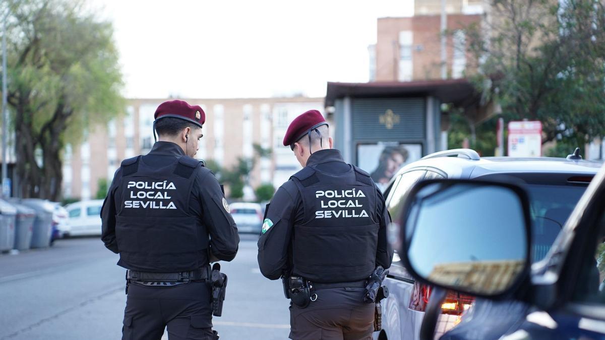 VÍDEO | Despliegue de efectivos del GAR en la barriada de El Cerezo de Sevilla