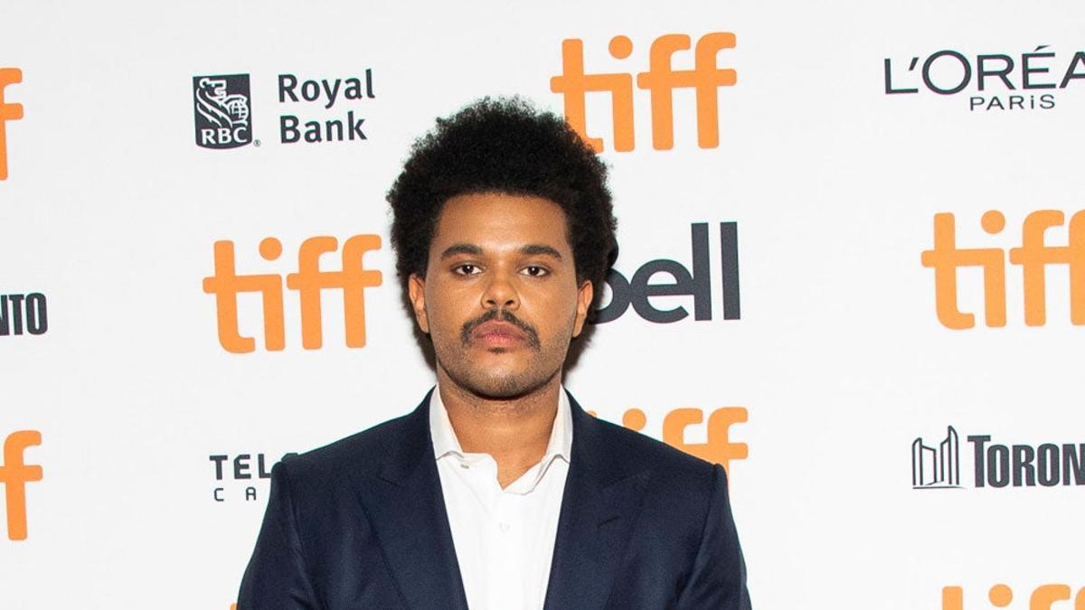 El increíble cambio de look de The Weeknd