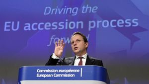 El comisario eurpeo de ampliación, Olivér Varhelyi, durante una intervención, este miércoles, en Bruselas. 