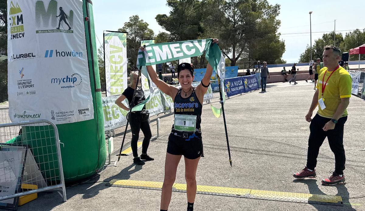 Vero Jerez, entrando a meta como primera fémina Absoluta.