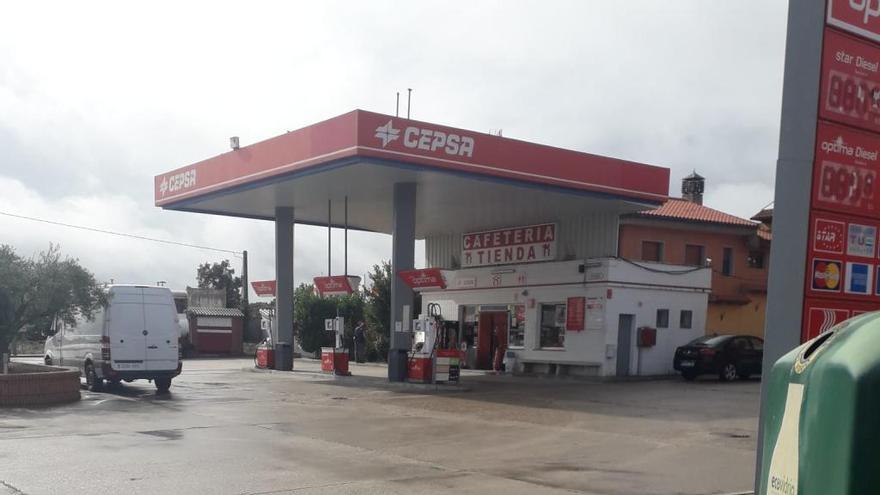 Dos hombres atracan la gasolinera de San Vitero y se dan a la fuga
