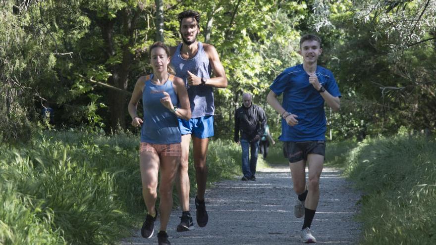 Gent fent esport a la zona del Congost de Manresa