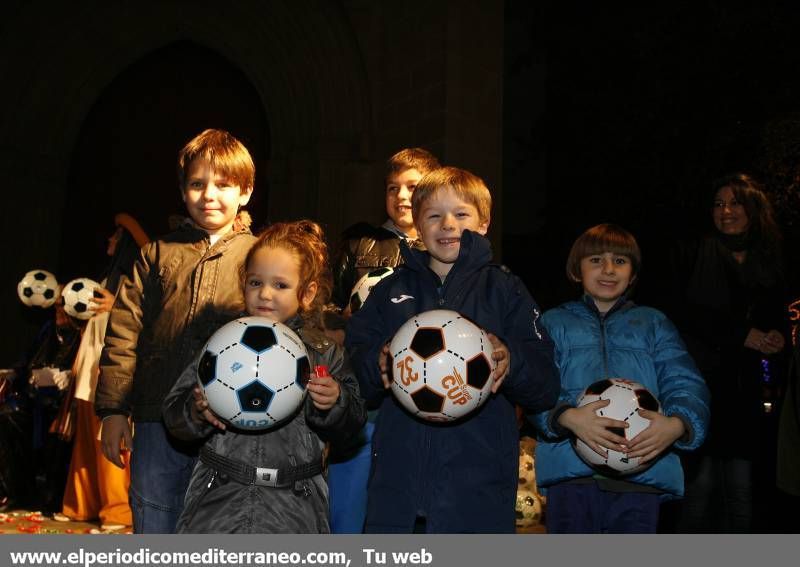 GALERIA DE IMÁGENES - Miles de niños disfrutan de la gran fiesta del Cartero Real