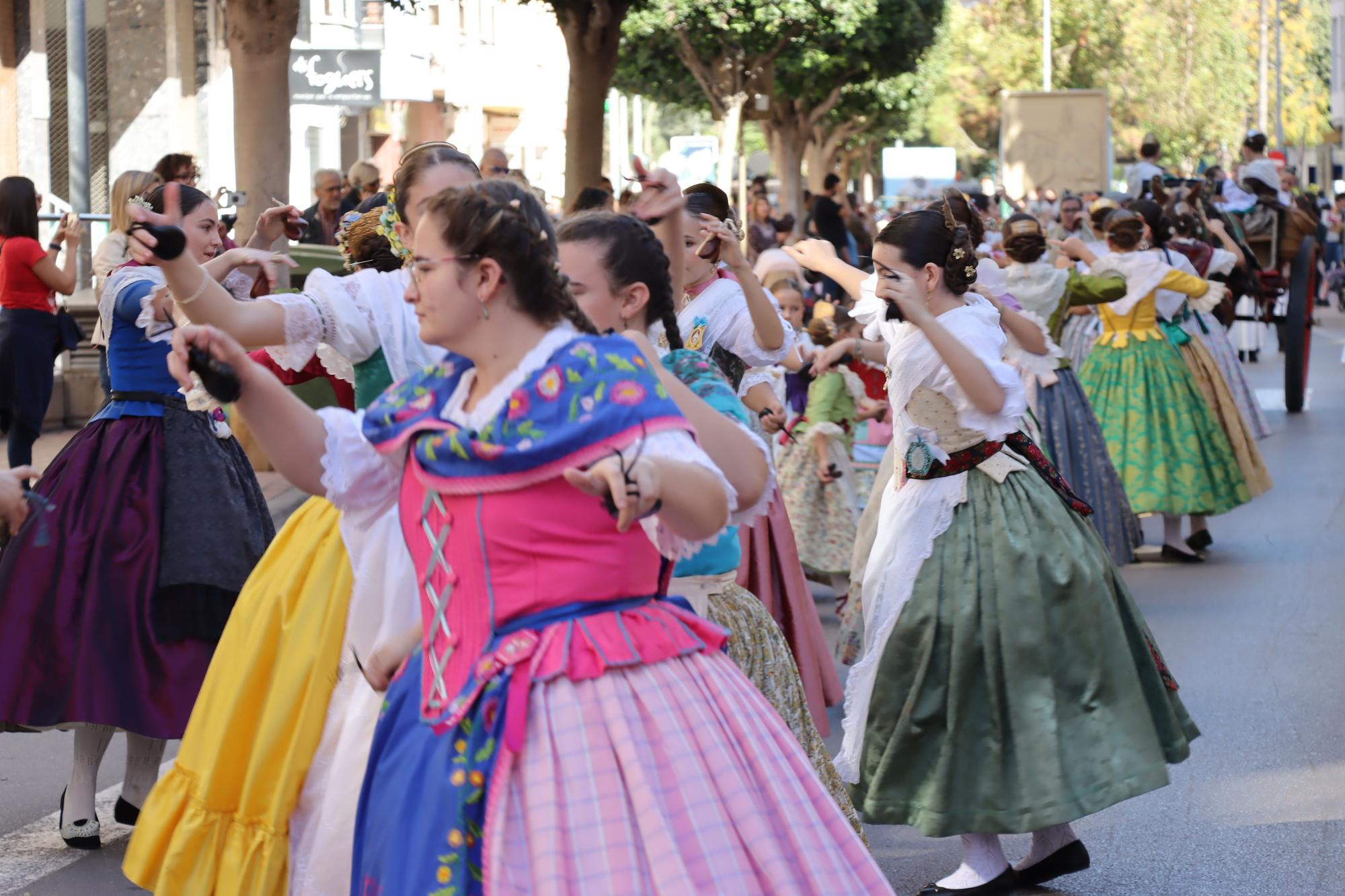 Así ha sido el esperado Pregonet que ha inundado de color las calles de Castellón