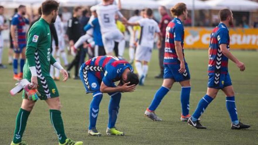 La derrota contra l&#039;Ontinyent deixa molt tocat el Llagostera en la lluita per la permanència.