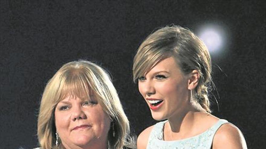 Taylor Swift relata sus dramas familiares