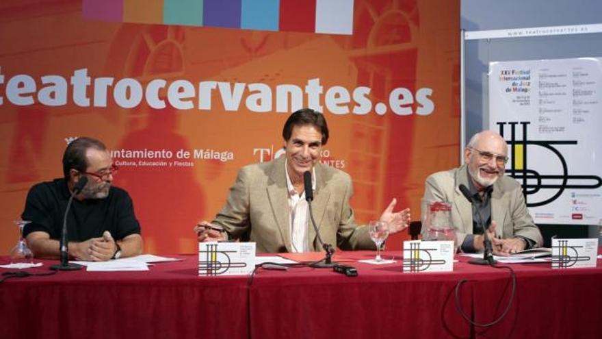 Miguel Gallego, Damián Caneda y  Carmelo Romero, durante la presentación del Festival de Jazz de Málaga.