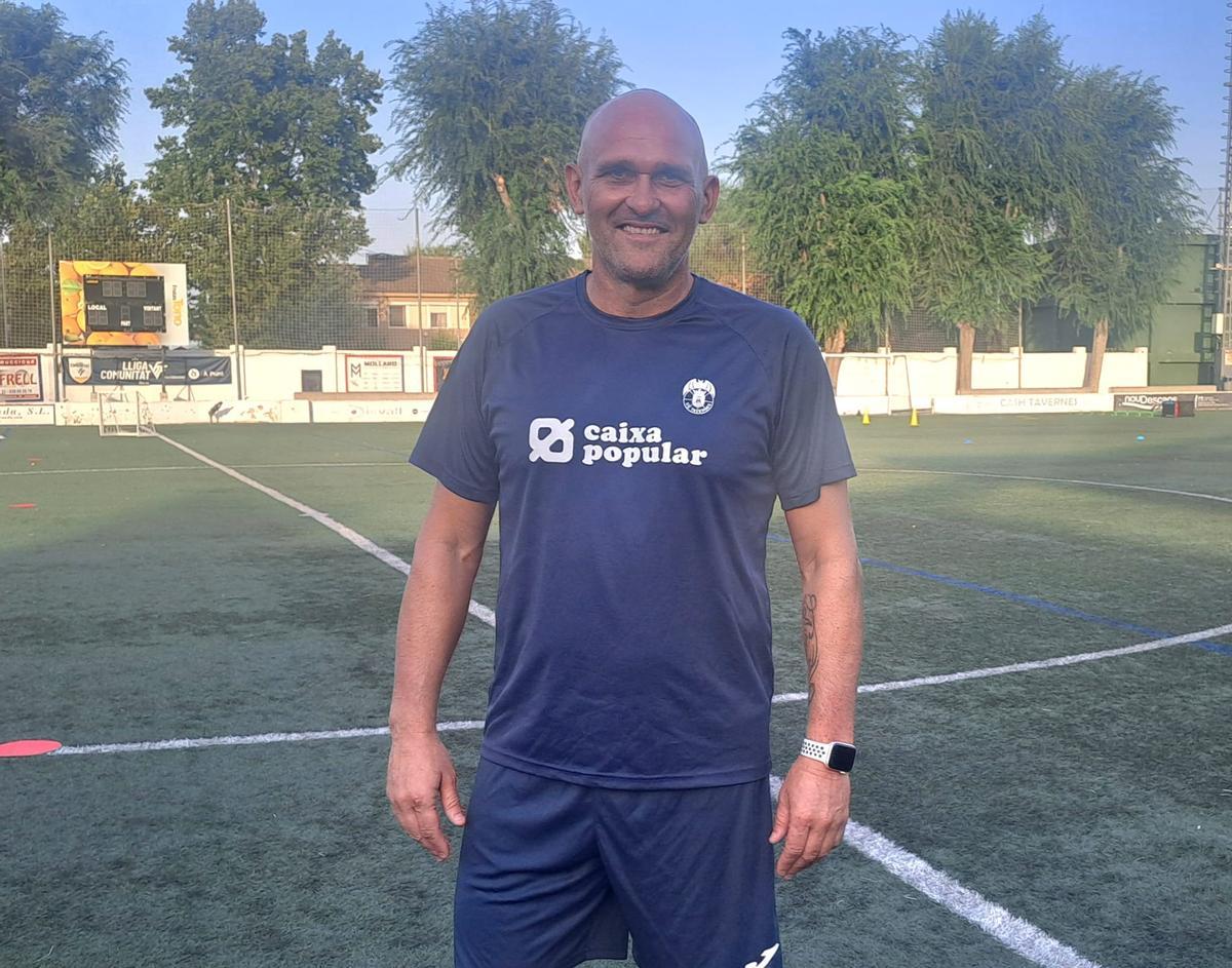 Edu Palomares "Tomaca", entrenador de la UE Tavernes de la Valldigna