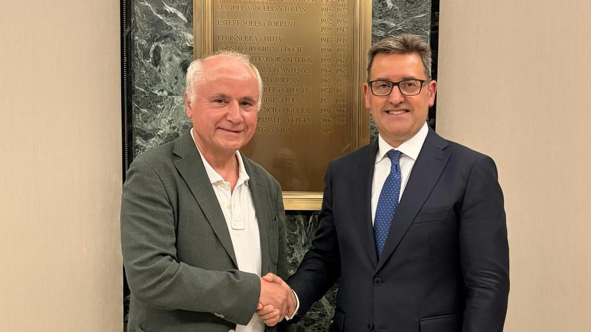 Jaume Fàbrega, president de la Cambra de Comerç de Girona, i Josep Maria González, director territorial de CaixaBank a Catalunya.