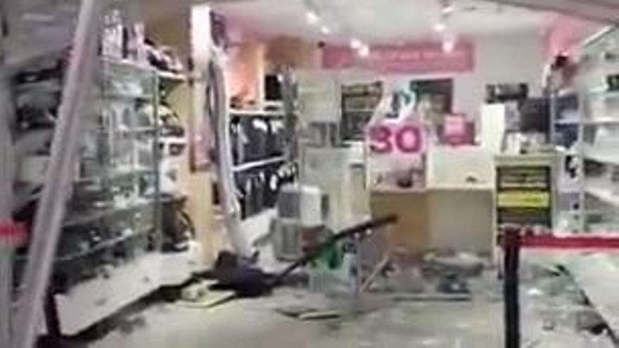 Atracan el Cash Converters del Espacio Mediterraneo de Cartagena
