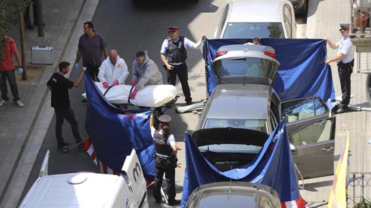 Trobat un cadàver al maleter d’un cotxe a Sants.