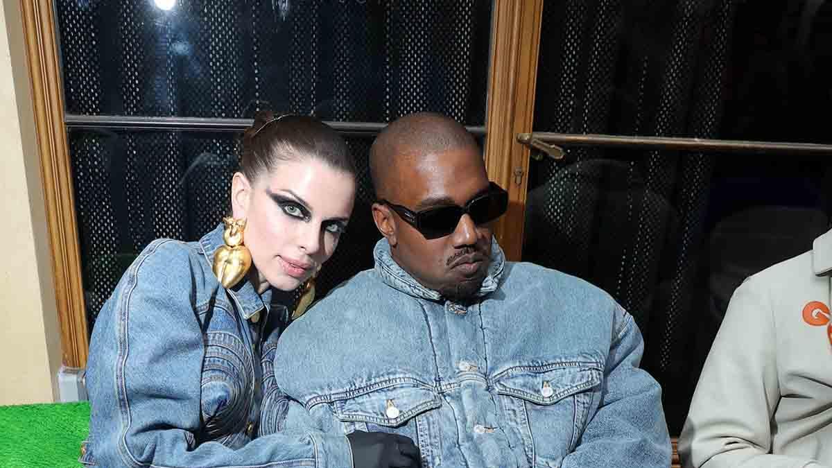 Front row de Kenzo en París: Kanye West y Julia Fox